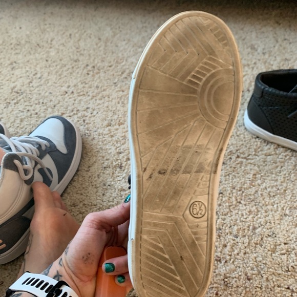 DV mid top sneakers. Grey. Hardly worn. - Picture 4 of 4